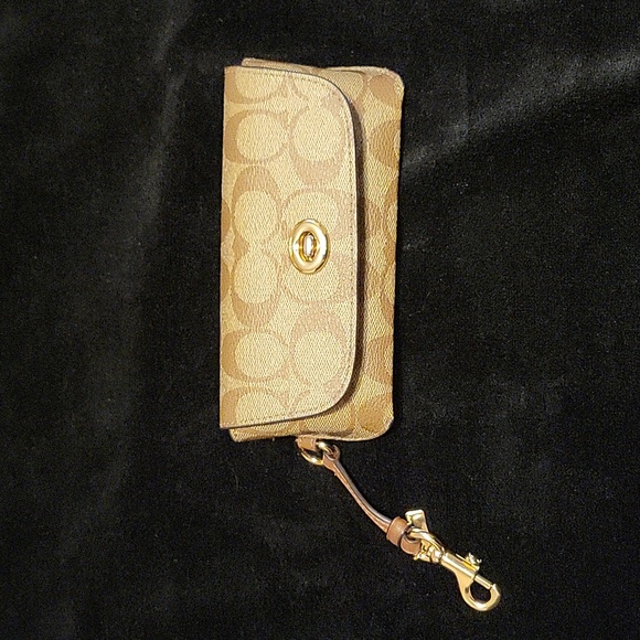 Coach Sunglasses Case - Picture 1 of 5